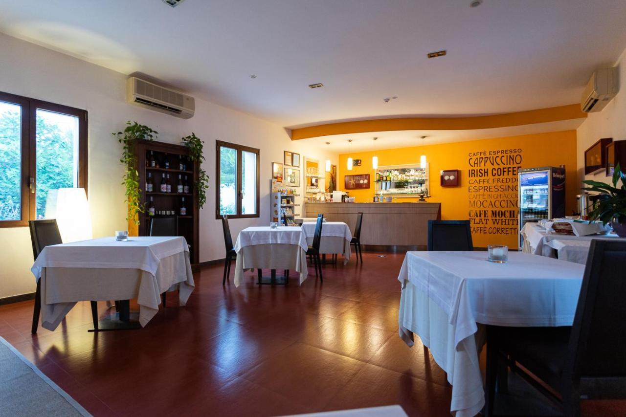 Club Azzurro & 4*