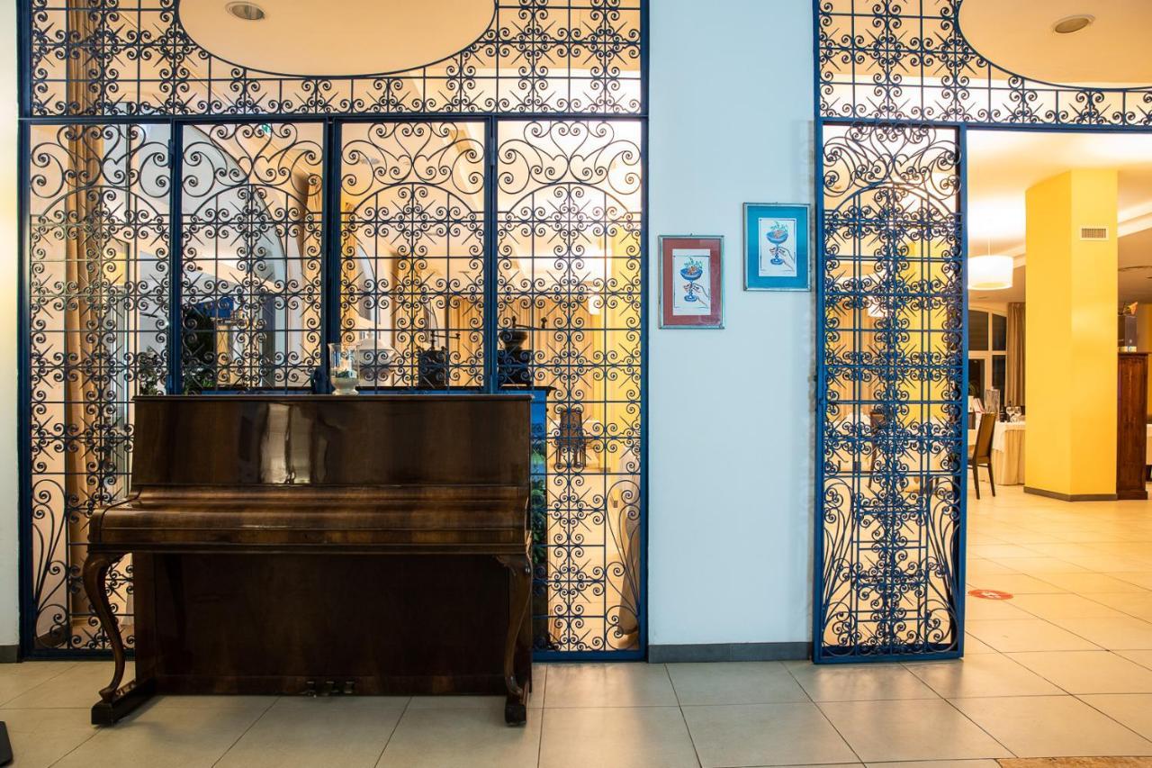 Hotel Club Azzurro & 4*